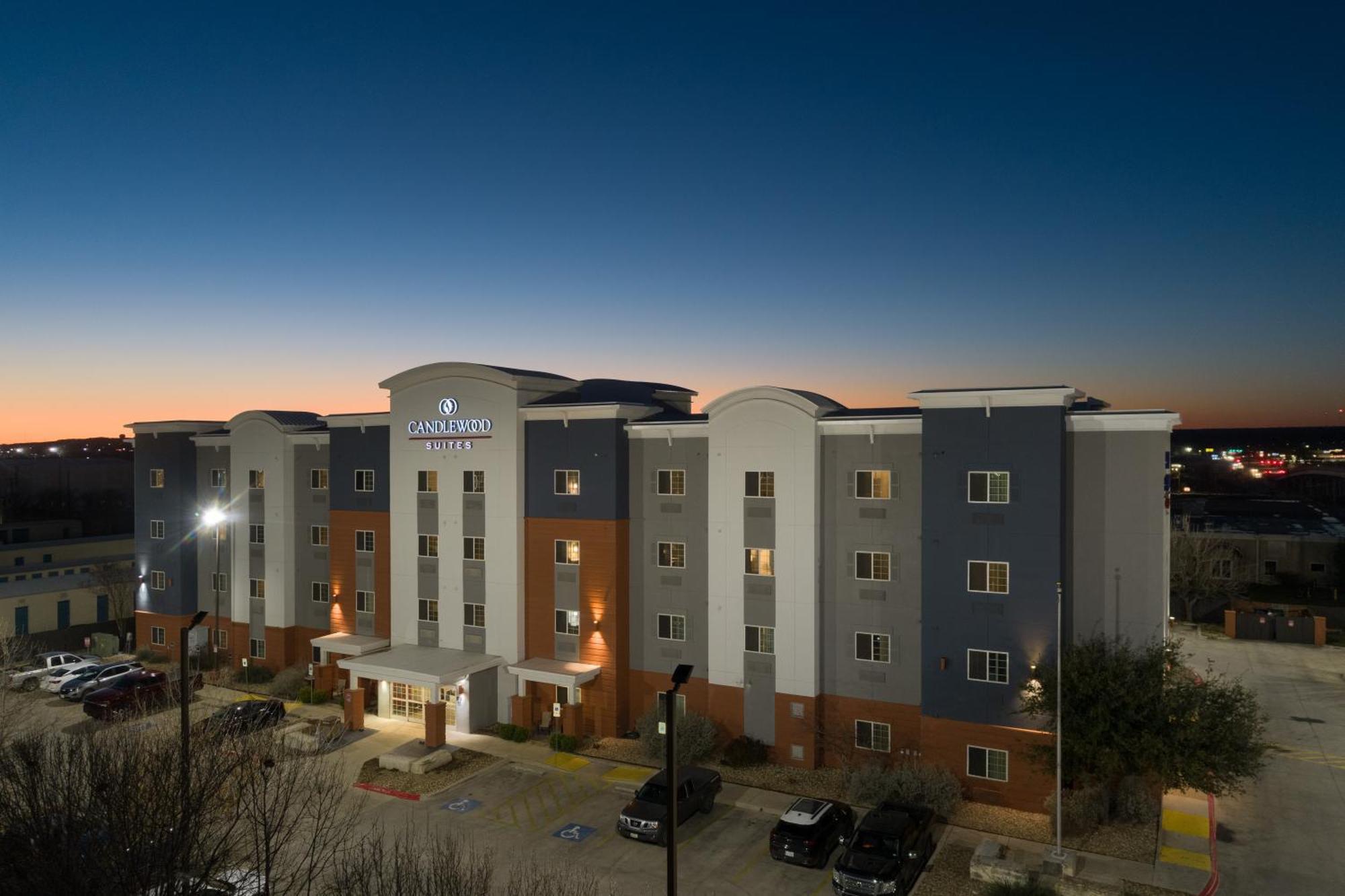 Candlewood Suites San Marcos By Ihg Exterior foto